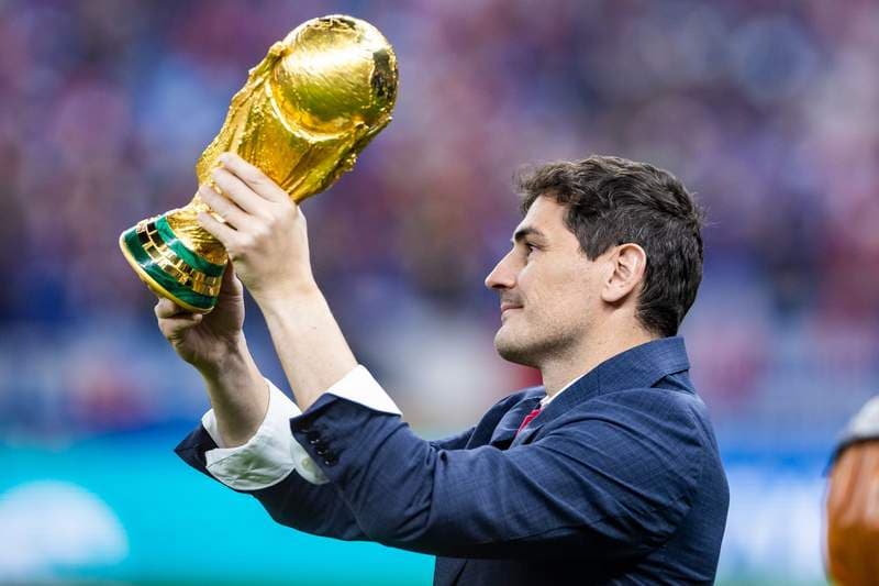 Casillas opposes Mourinho return as Perez rounds on critics