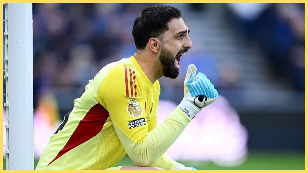 Arne Slot issues Giorgi Mamardashvili injury update after derby scare