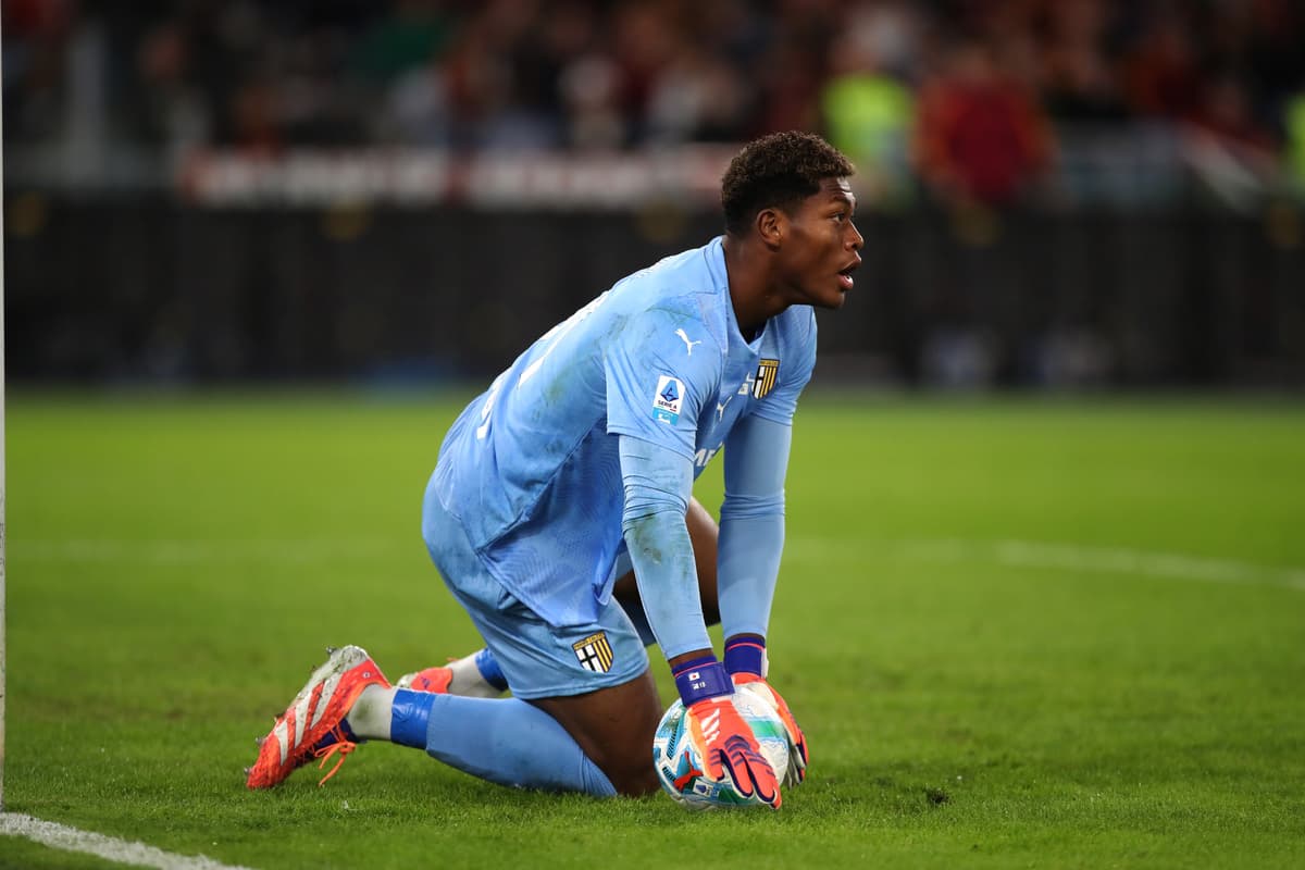 Manchester United target Suzuki: ‘I like Premier League, but happy at Parma too’