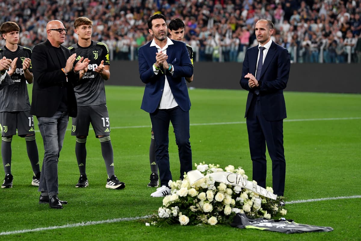Juventus pay respects with touching Manninger tribute before Bologna match