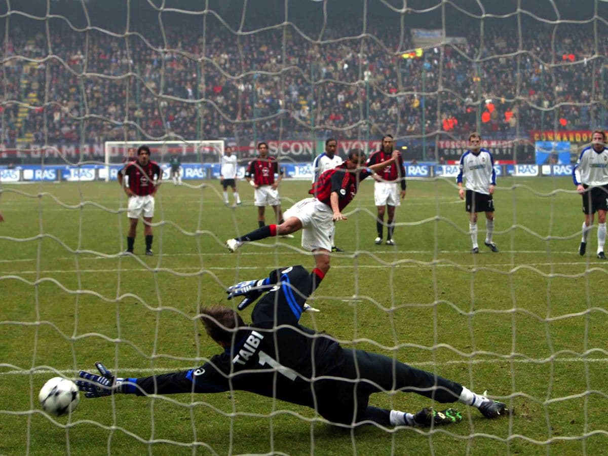 Former Man Utd & Milan goalkeeper reflects on career: ‘I often hung out with Beckham & Van Basten’