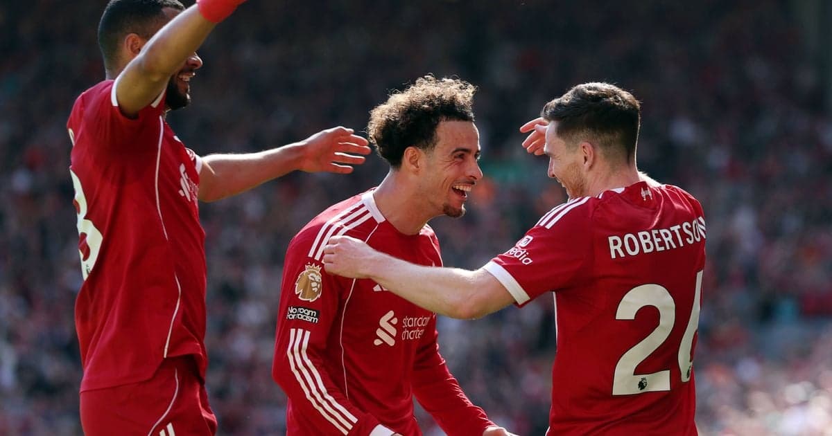 “Ball is in safe hands”: Slot hails Curtis Jones’ seamless switch to right-back amid Liverpool’s defensive crisis