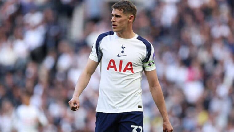 Man United eye Micky van de Ven as left-footed centre-back target