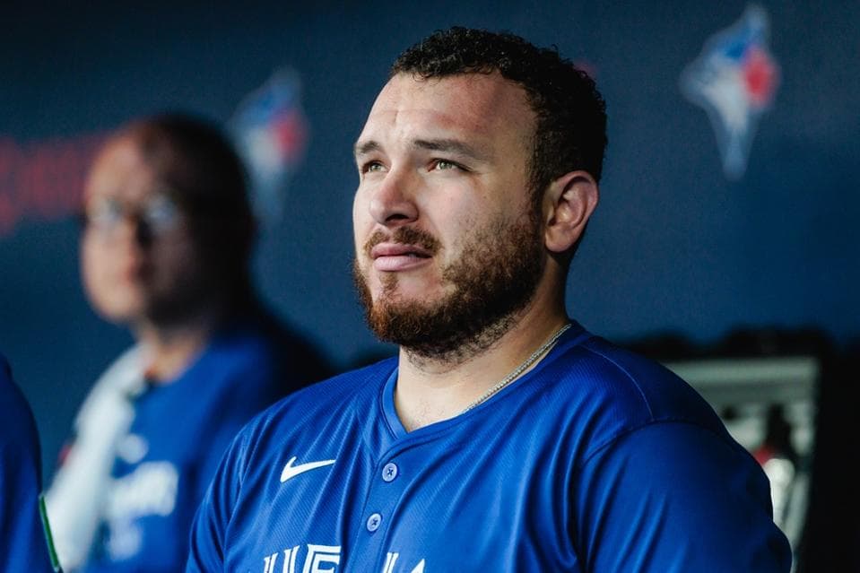 Blue Jays Sign New Catcher After Alejandro Kirk Setback Tests Depth