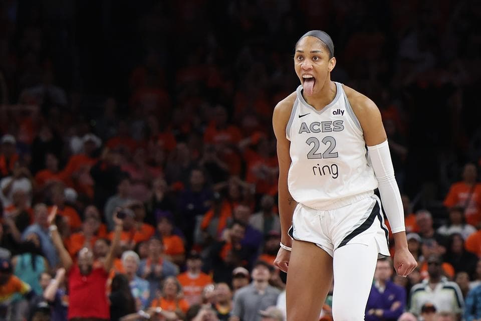 Looking At The Favorites Heading Into The 2026 WNBA Season