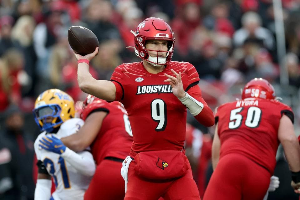 End Of The ‘Super Senior?’ NCAA Weighs Eligibility Age Limit Of 24