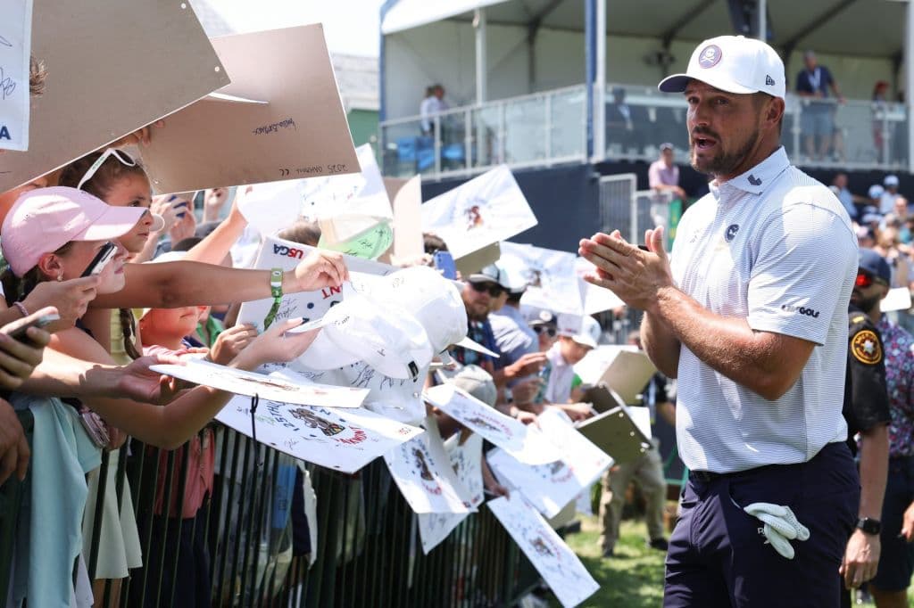 PGA Tour’s New Social Media Policy Will Allow Players to Post More Content