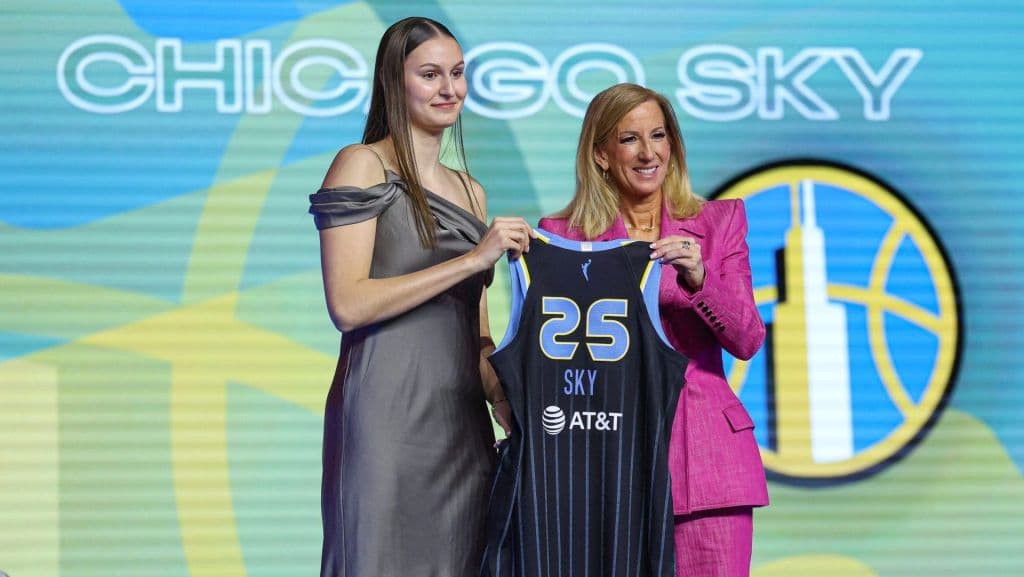 Kentucky Signs Former Top 10 WNBA Draft Pick