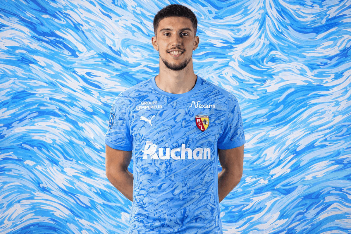 Identity of France’s third-choice goalkeeper for the World Cup in doubt, as Lens’ Robin Risser could be called up