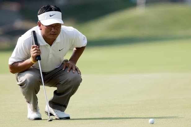 Can one of those jumbo putter grips fix your inconsistency on the greens?