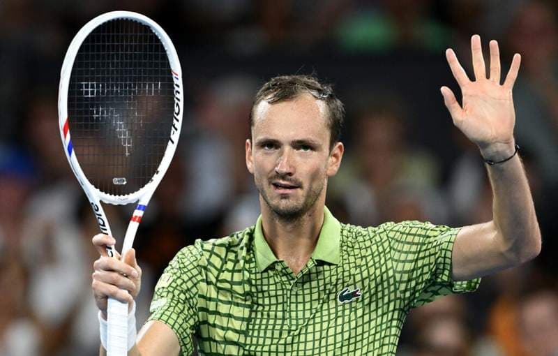 Daniil Medvedev under fire after crucial error kicks off clay season