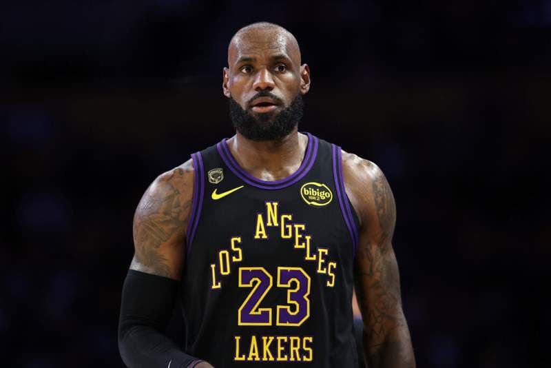 Former NFL star takes shot at LeBron James’ legacy after getting ‘swept by TikTok creators’