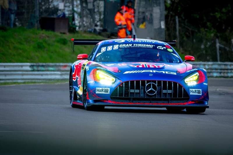 Max Verstappen praised for ‘extraordinary’ move during NLS5 Nurburgring race