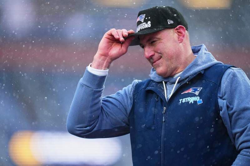 Why is the NFL ‘not reviewing’ Mike Vrabel’s behavior in the Dianna Russini situation