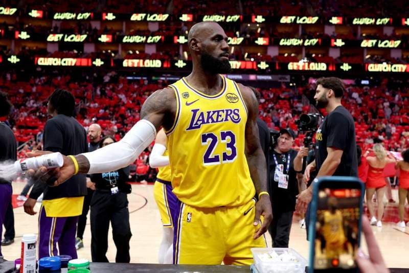LeBron James sent stark warning by Stephen A. Smith amid Rockets series