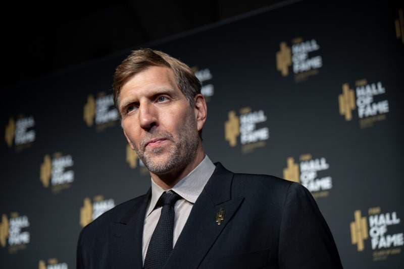 Mavericks legend Dirk Nowitzki pokes fun at LA Lakers complaining about refs vs. OKC Thunder