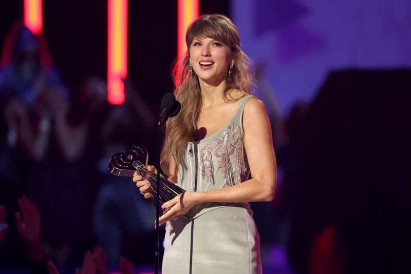How Taylor Swift reacted to Steve Kerr sneaking ‘All Too Well’ song lyrics in press conferences