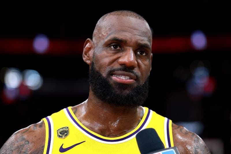 LeBron James helped LA Lakers achieve an insane 2-1713 stat in the NBA