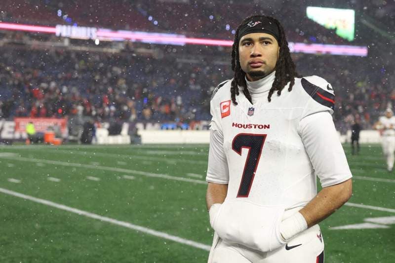 Texans’ wide receiver depth lets them manage Tank Dell’s return on their clock