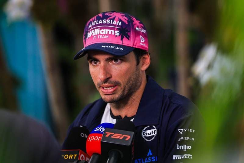 Carlos Sainz tells F1 drivers to lay off 2026 regulations criticism despite calls for more changes