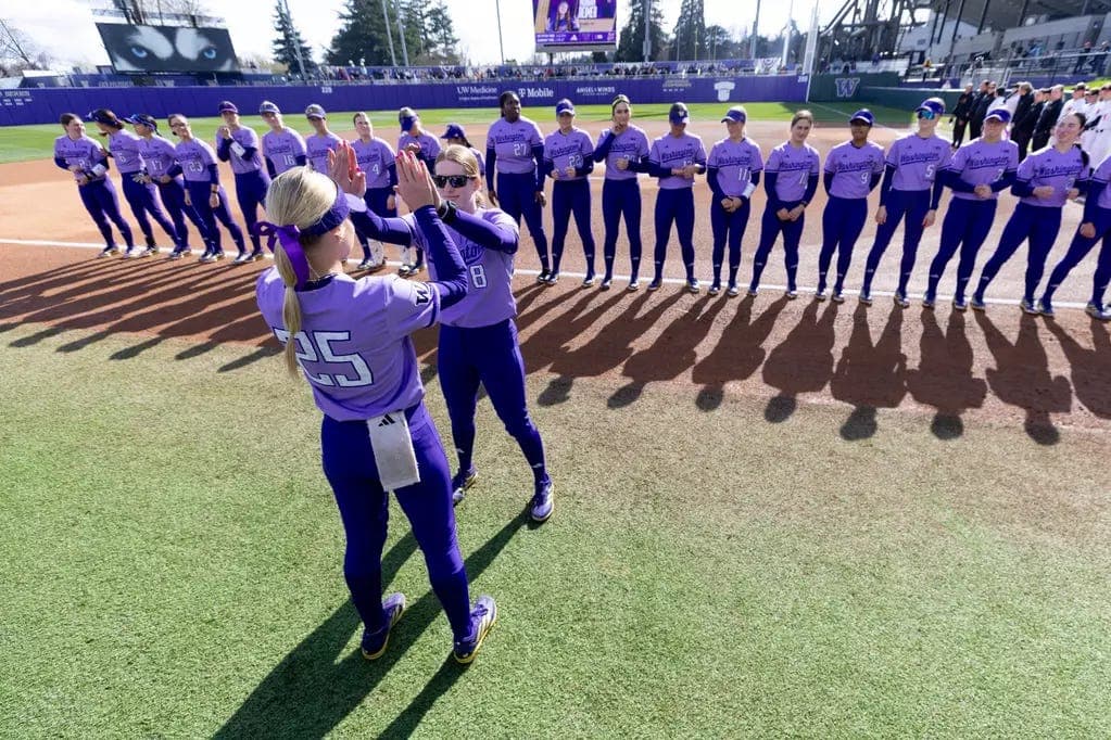 Washington softball loses seventh straight 5-4 at Ohio State