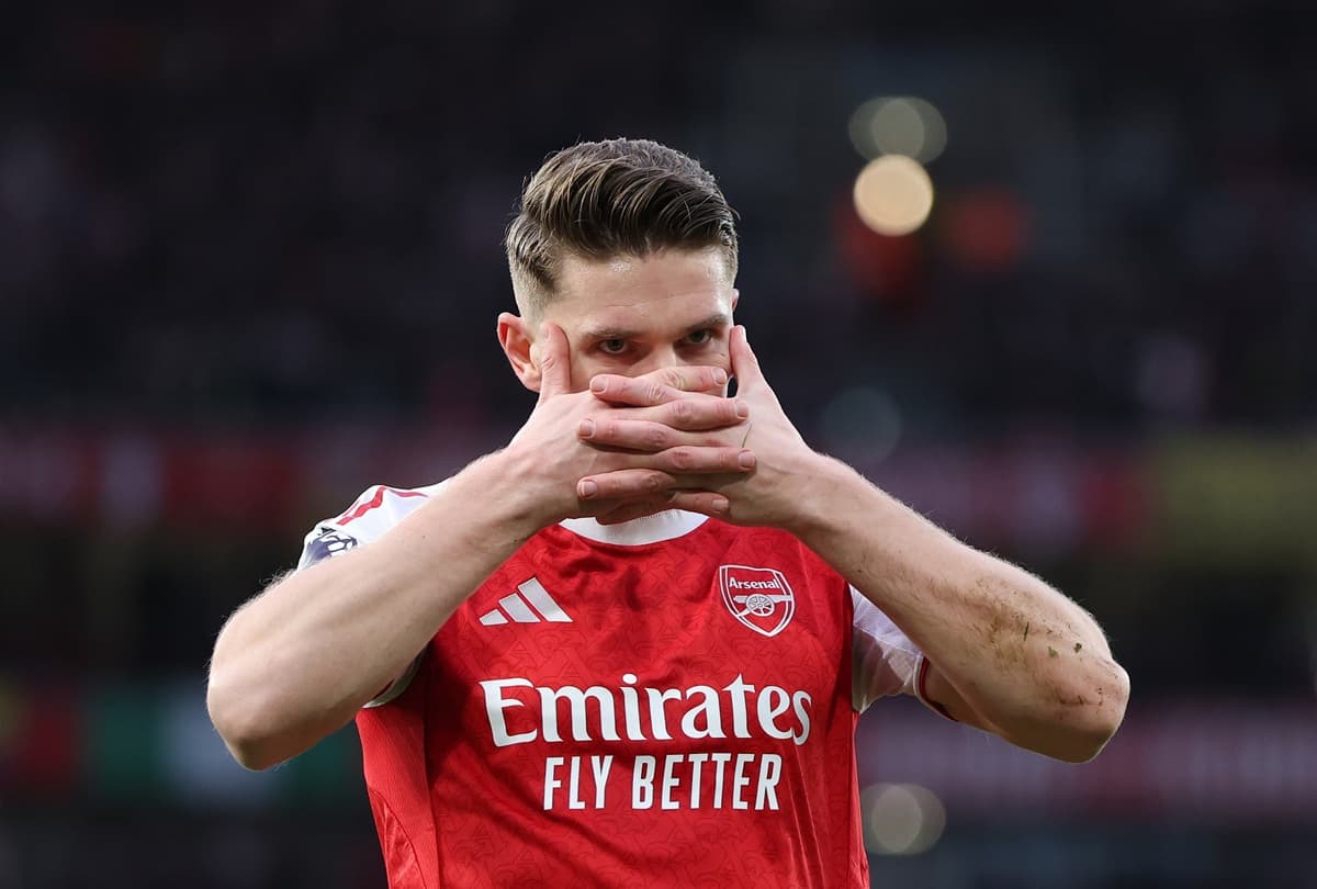 Perry Groves explains why Gyokeres should be benched for Newcastle game