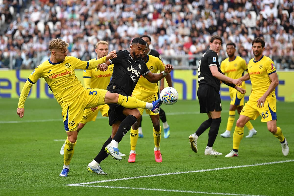 Liverpool have a golden chance to buy Juventus defender in August