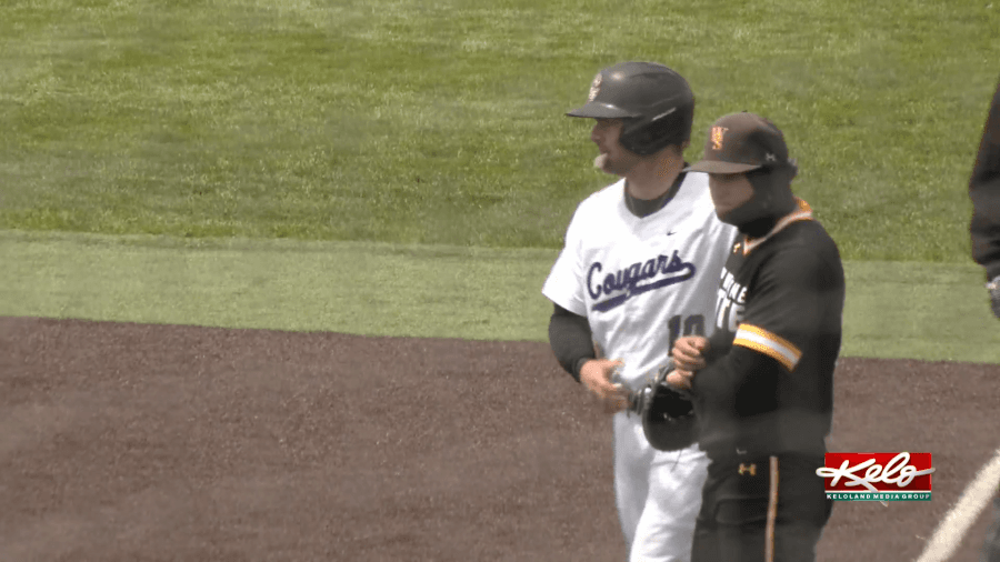 USF rolls past Wayne State in NSIC opening round