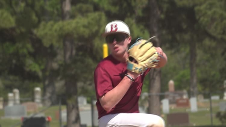 Arkansas high school pitcher throws 19-strikeout no-hitter