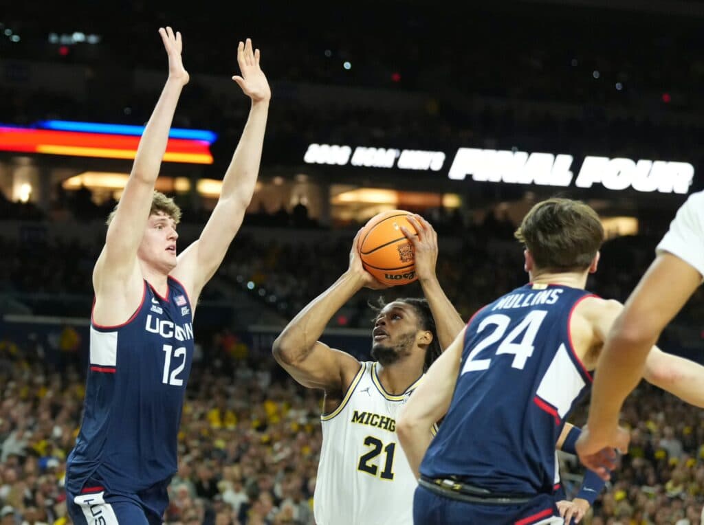 USC Lands UConn Center Eric Reibe in Transfer Portal