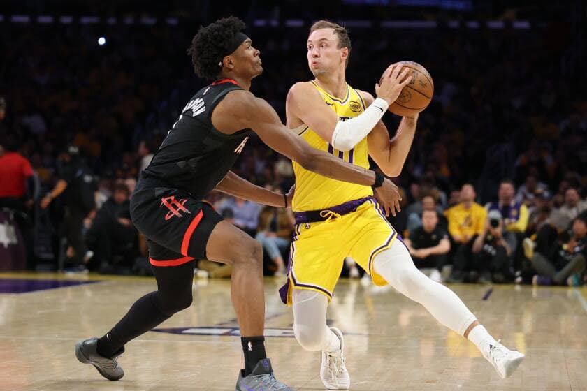 Luke Kennard provides a jolt of Luka magic, helping the Lakers beat the Rockets