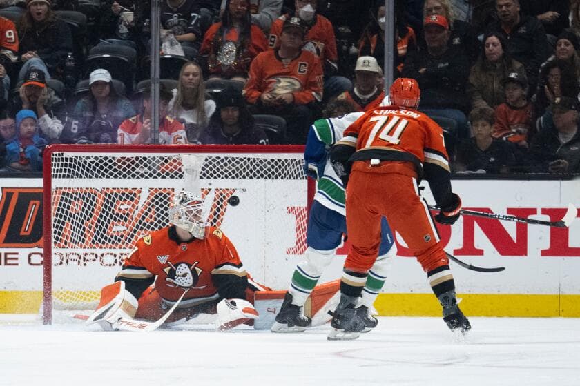 Ducks fall to Canucks as playoff berth remains just out of reach