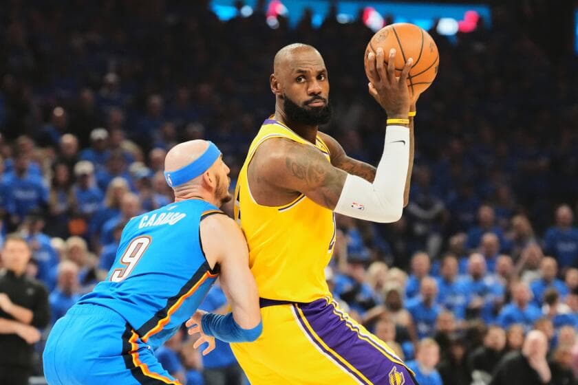 Thunder pull away in second half to defeat Lakers in Game 1