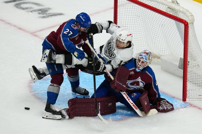 Kings let late Game 2 lead slip away and lose to Avalanche in overtime