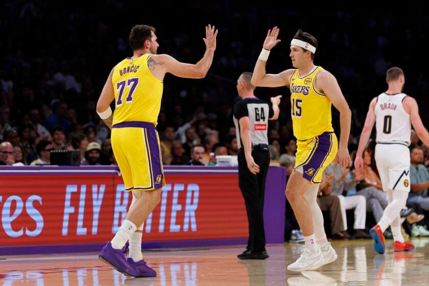 Lakers 'elevate' work for playoffs with Luka Doncic, Austin Reaves injured