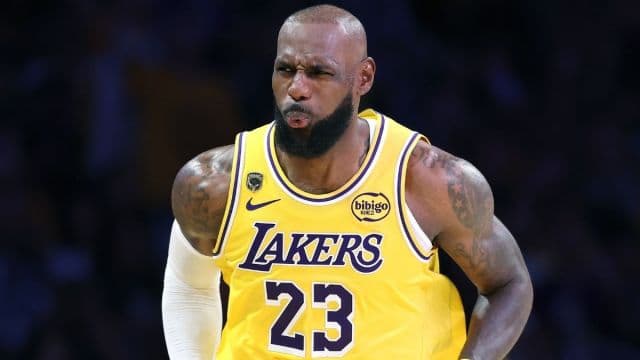 LeBron James Checks on Young Fan After Accidental Hit in NBA Game