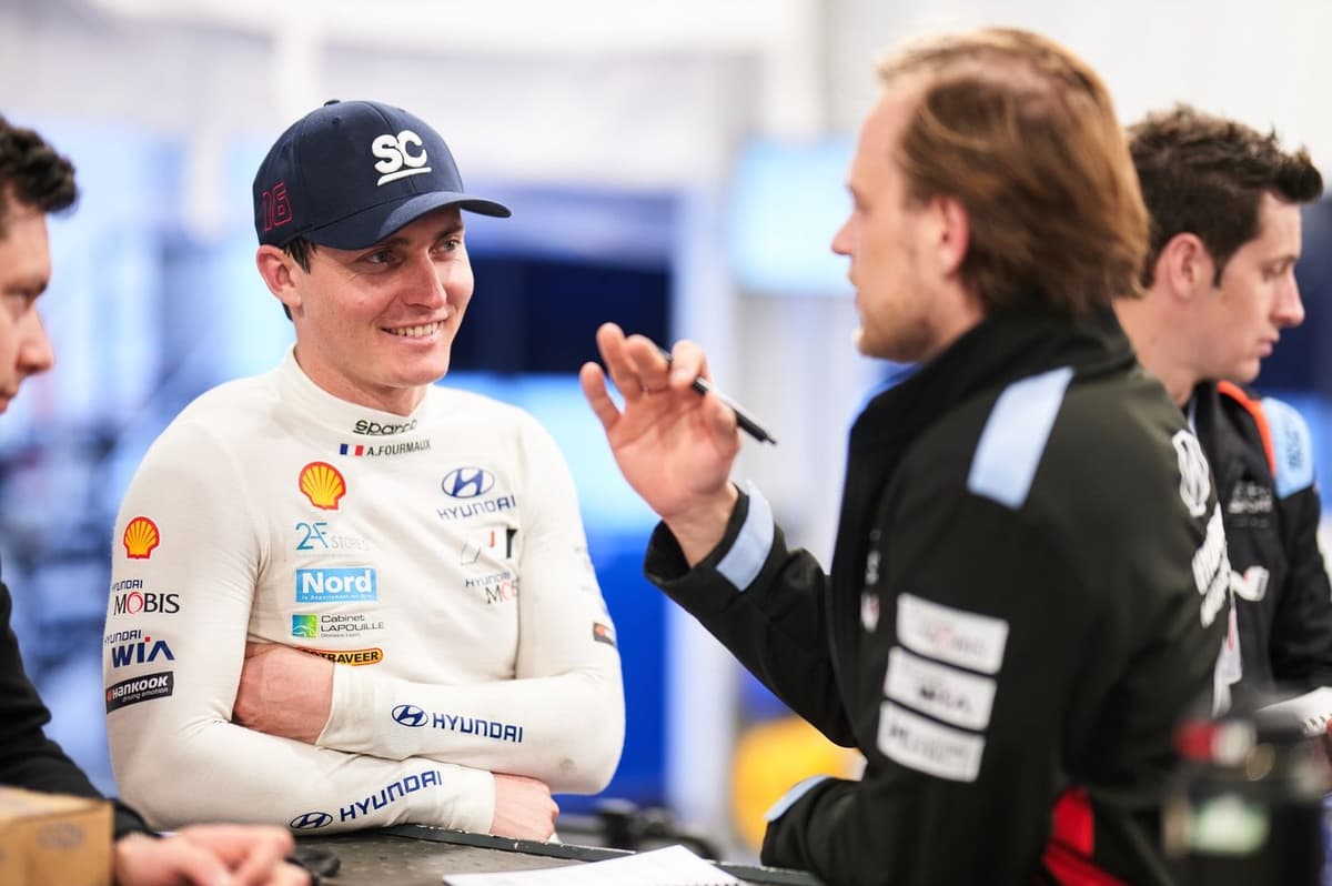 WRC Croatia: Driver crashes… then sits down for lunch with fans