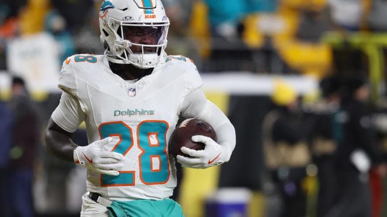Dolphins Reportedly Sign De'Von Achane To Massive $68M Deal