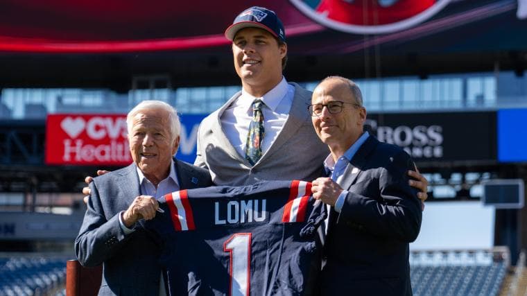 32 Rookies Report To Patriots Mini-Camp