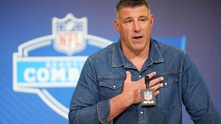 Mike Vrabel Won't Be With Patriots During Day 3 Of NFL Draft, Seek Counseling