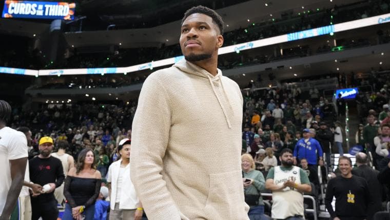 Brad Stevens Adds Fuel To Giannis Antetokounmpo-Celtics Trade Rumors