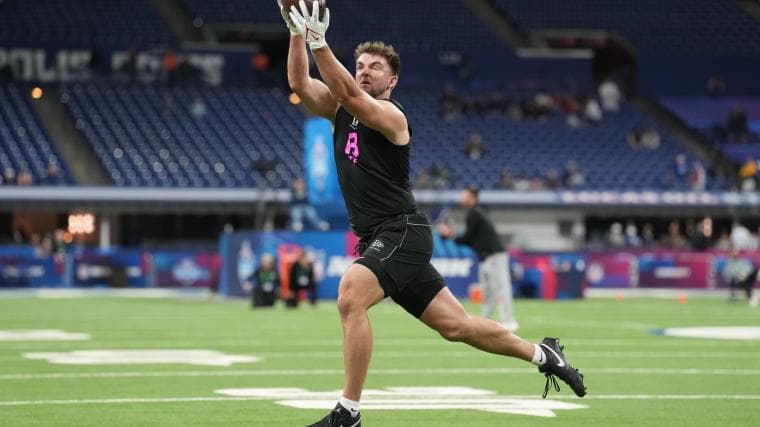 Patriots Predicted To Draft 1,329-Yard Ohio State Pass Catcher To Help Drake Maye