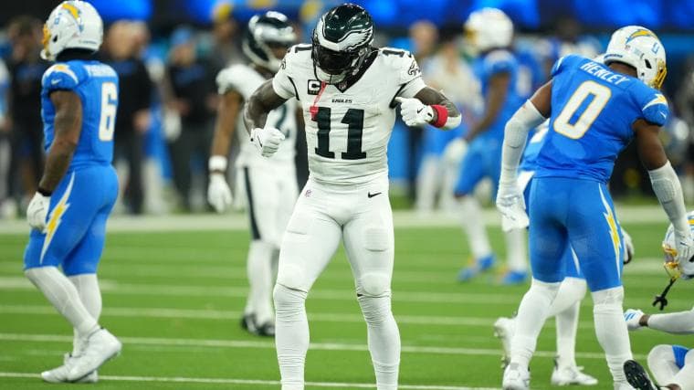 Patriots Newcomer, Former A.J. Brown Teammate Comments Trade Rumors
