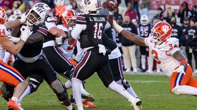 Patriots Predicted To Add 21.5-Sack Edge Rusher In Draft To Upgrade Defense