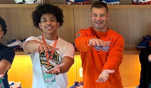 Florida makes late push, and lands commitment from 4-star RB Andrew Beard