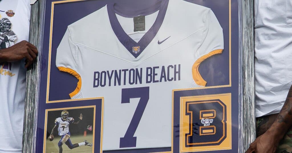 Boynton Beach (Fla.) retires Lamar Jackson’s high school jersey