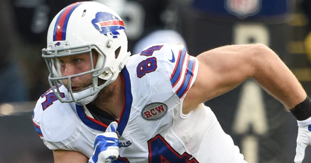 Former NFL tight end steps down from Iowa high school football head coaching position