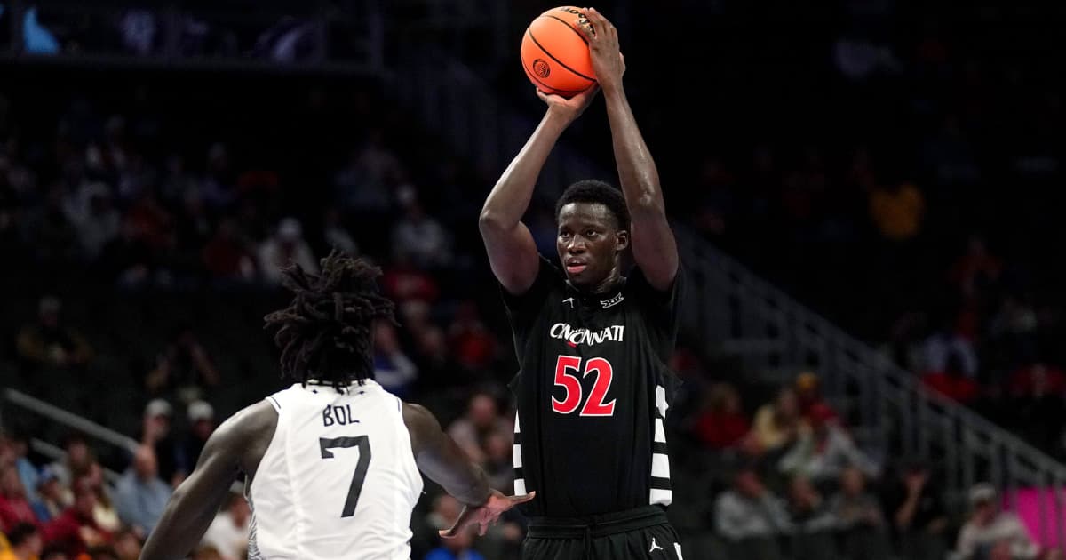 Cincinnati transfer center Moustapha Thiam commits to Michigan