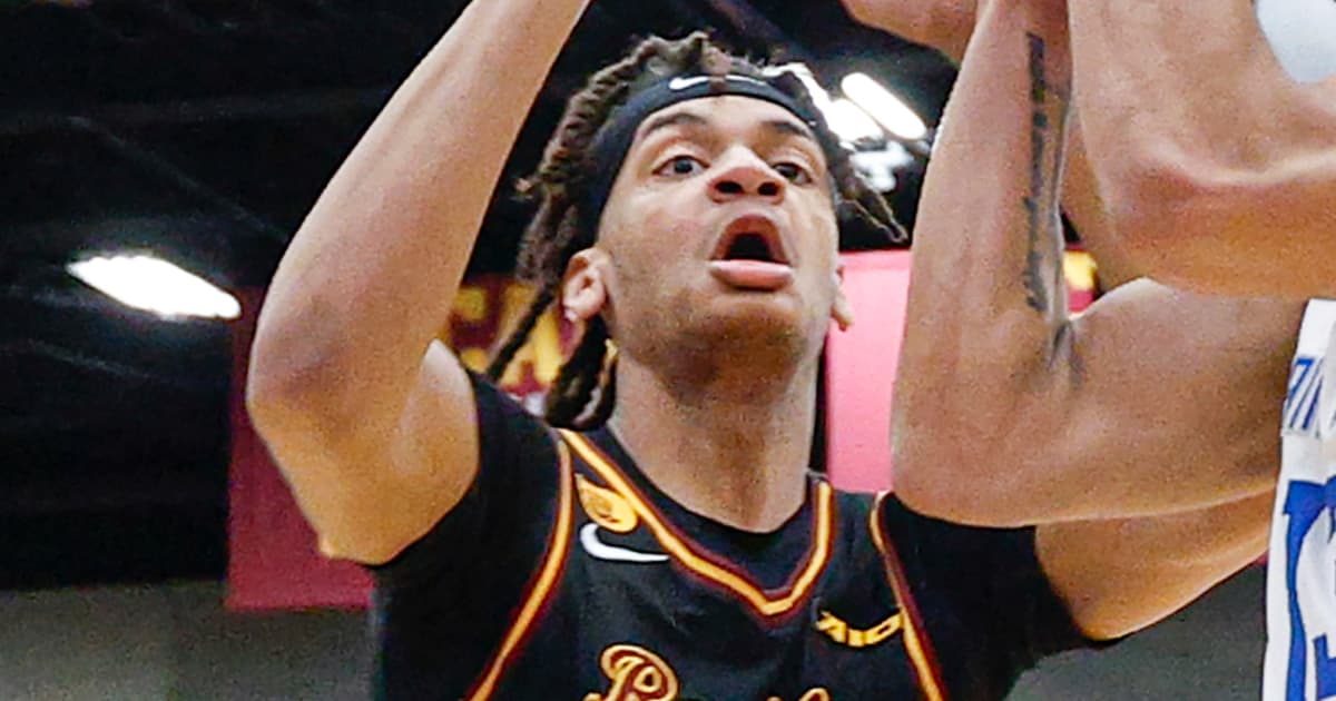 Loyola Chicago transfer center Miles Rubin commits to Tennessee