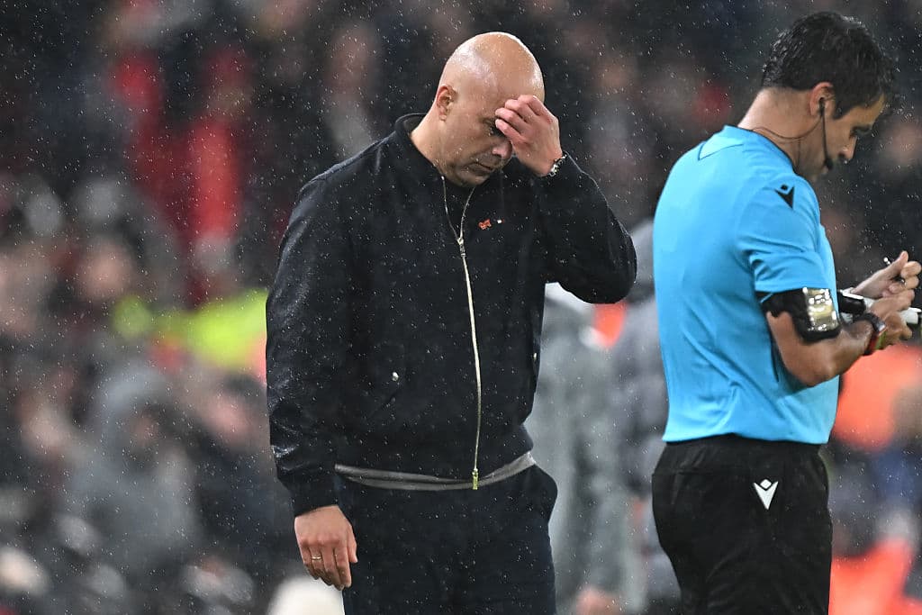 📸 Thanks for nothing! CL VAR shows ref the wrong penalty area!